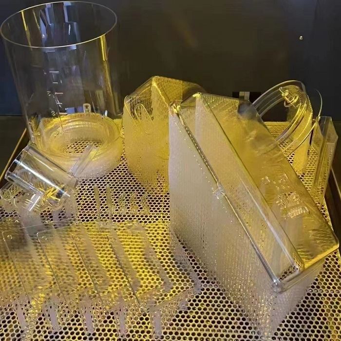 Shaffof qismlar 3D bosib chiqarish prototiplari sohasida qo'lning marvarididir